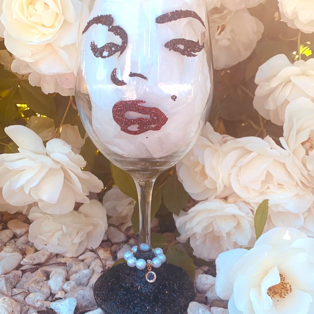 Marilyn Monroe Hand-painted Custom Gorgeous Wineglass